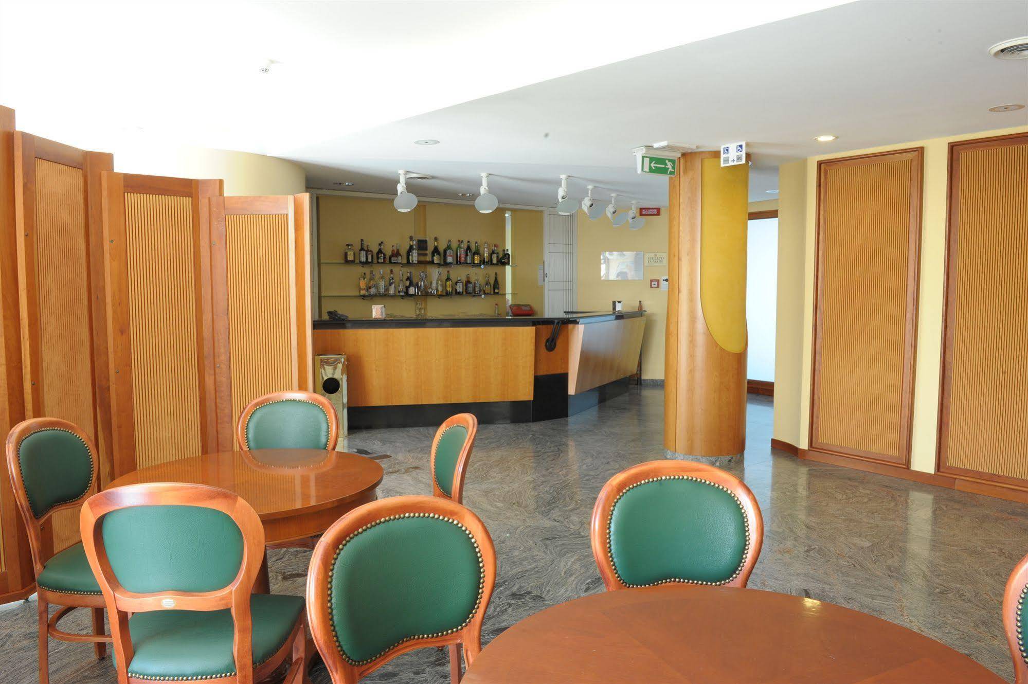 ג'ויה דל קולה Hotel Svevo מראה חיצוני תמונה